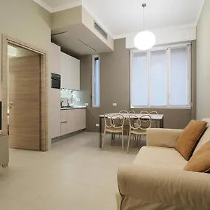 Contempora - Cavallotti 13 - B32 , Milán Italia