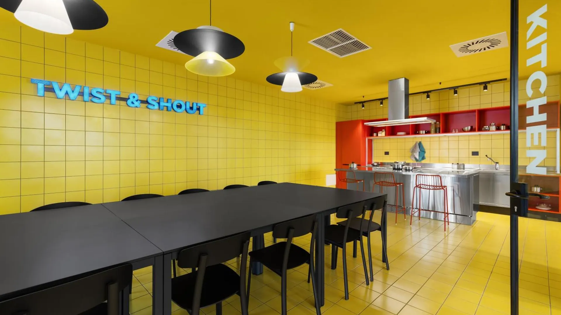 Hostal Albergue Cx Milan Nom Italia