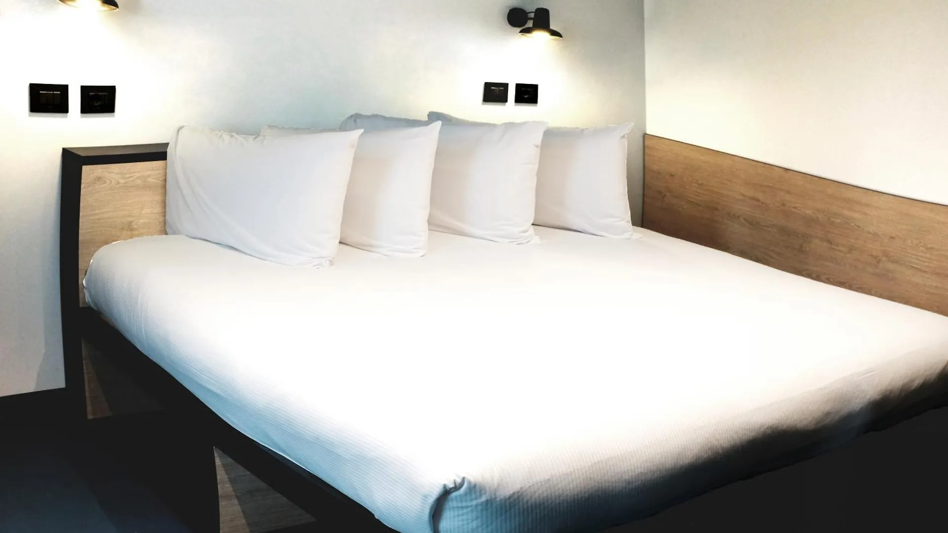 Hostal Albergue Cx Milan Nom